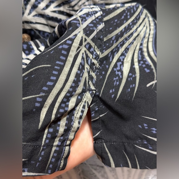 Joseph & Feiss s/s printed shirt. Black/Olive/Tan size 3XLT. 100% Silk - Picture 4 of 11